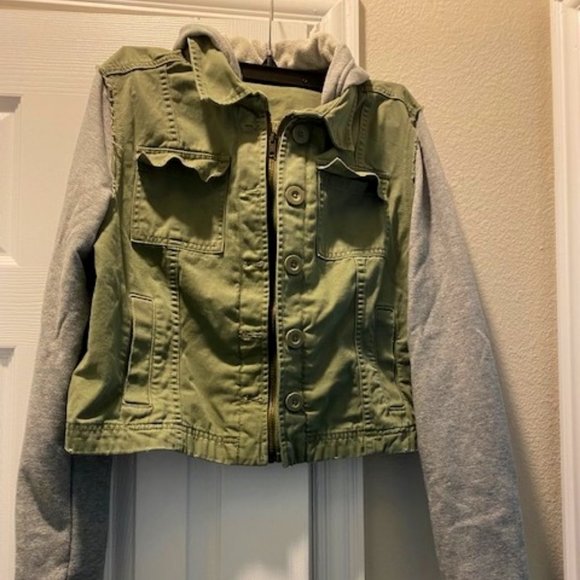 Green Jacket - Picture 1 of 3